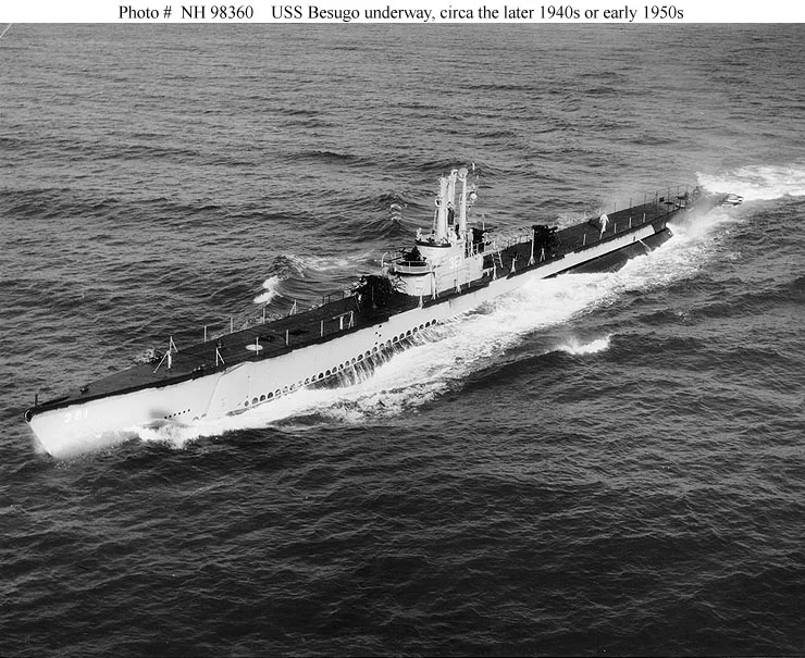 Battle Flag of the U.S. Navy submarine USS Besugo (SS-321) underway while armed with two 5"/25 deck guns, circa the later 1940s or early 1950s.