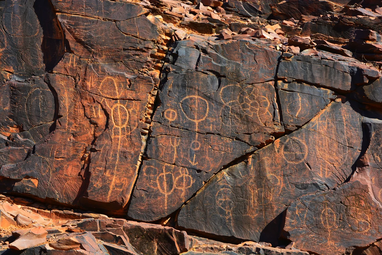 Ancient Aboriginal symbols, Chambers Gorge, South Australia