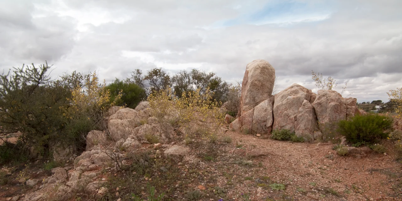 The outcrop of white quartz at White Rocks Reserve, Broken Hill, New South Wales, where the final stages of the Battle of Broken Hill took place.