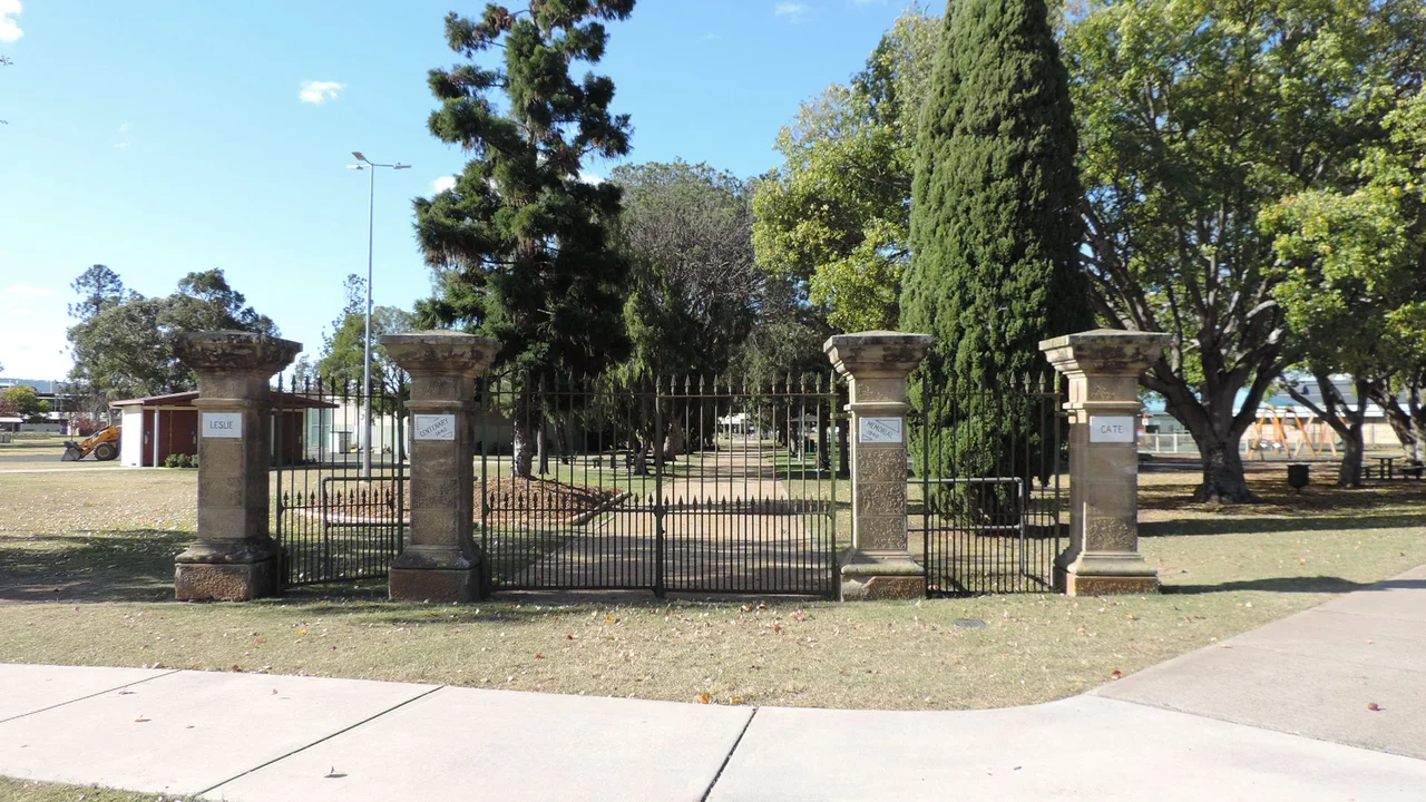 Leslie centenary memorial gates, corner of Fitzroy and Guy Streets, Leslie Park, Warwick, 2015. These gates were taken from Glengallan Homestead.