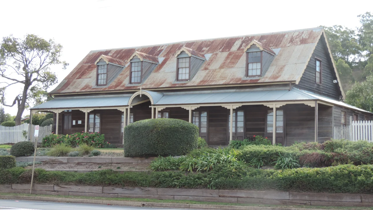 Royal Bull's Head Inn, Drayton, 2015