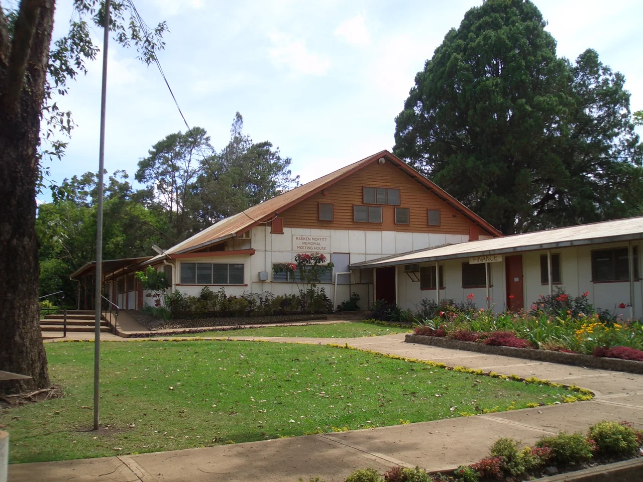 Ukarumpa meeting house.  Taken by User:PeterMarkSmith Dec 2006.