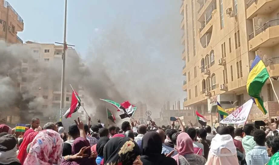 مظاهرة مدنية في السودان ضد الانقلاب العسكري