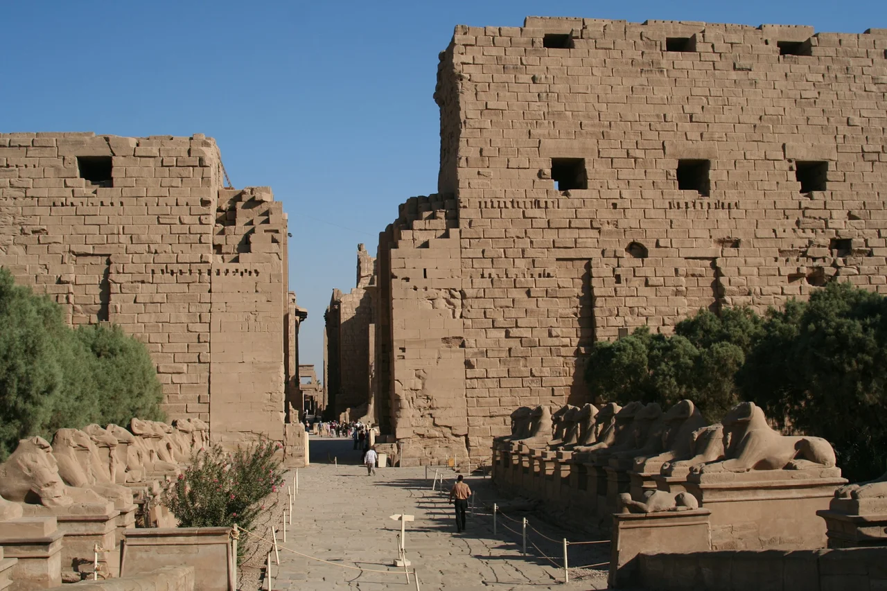 First pylon and avenue of sphinxes - Temple of Karnak