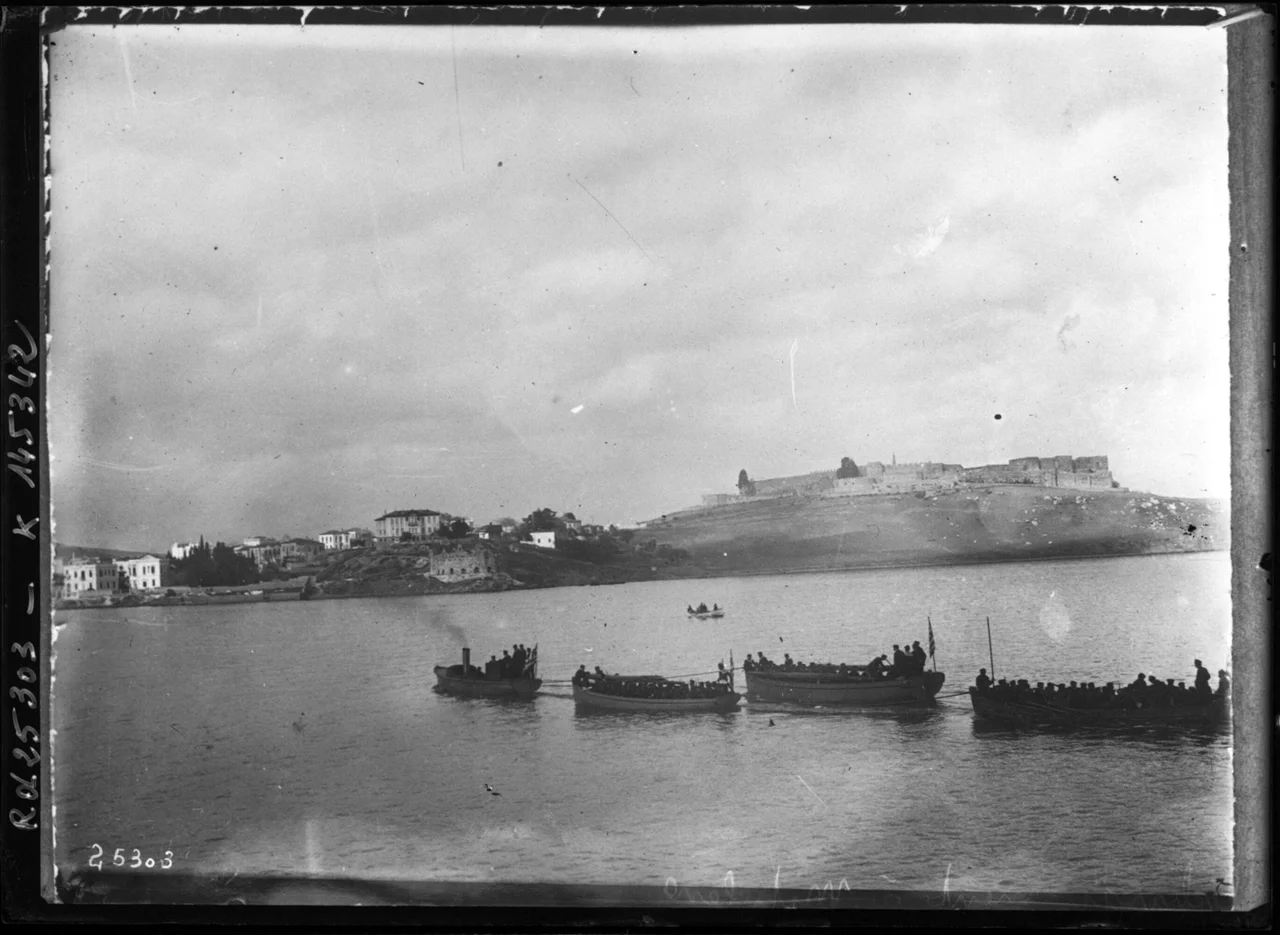 Greek troops land at Mytilene during the First Balkan War
