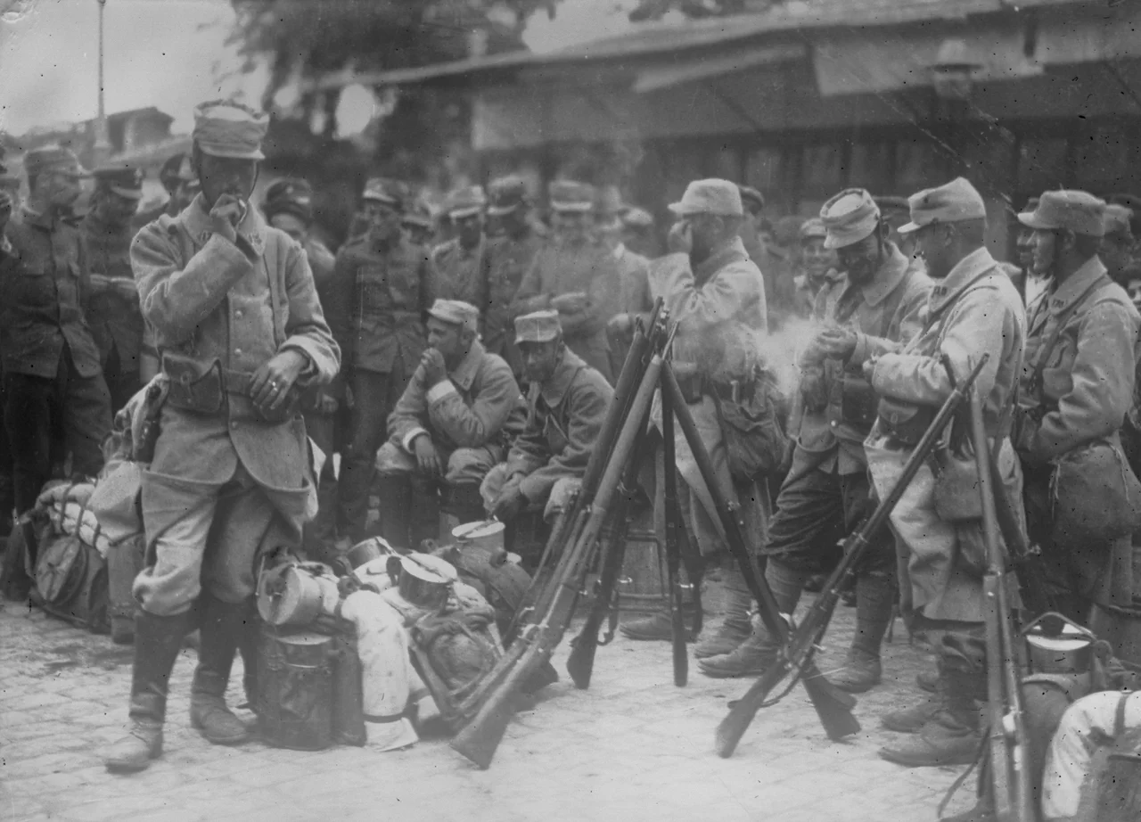 French soldiers halt in Salonika, 1915.