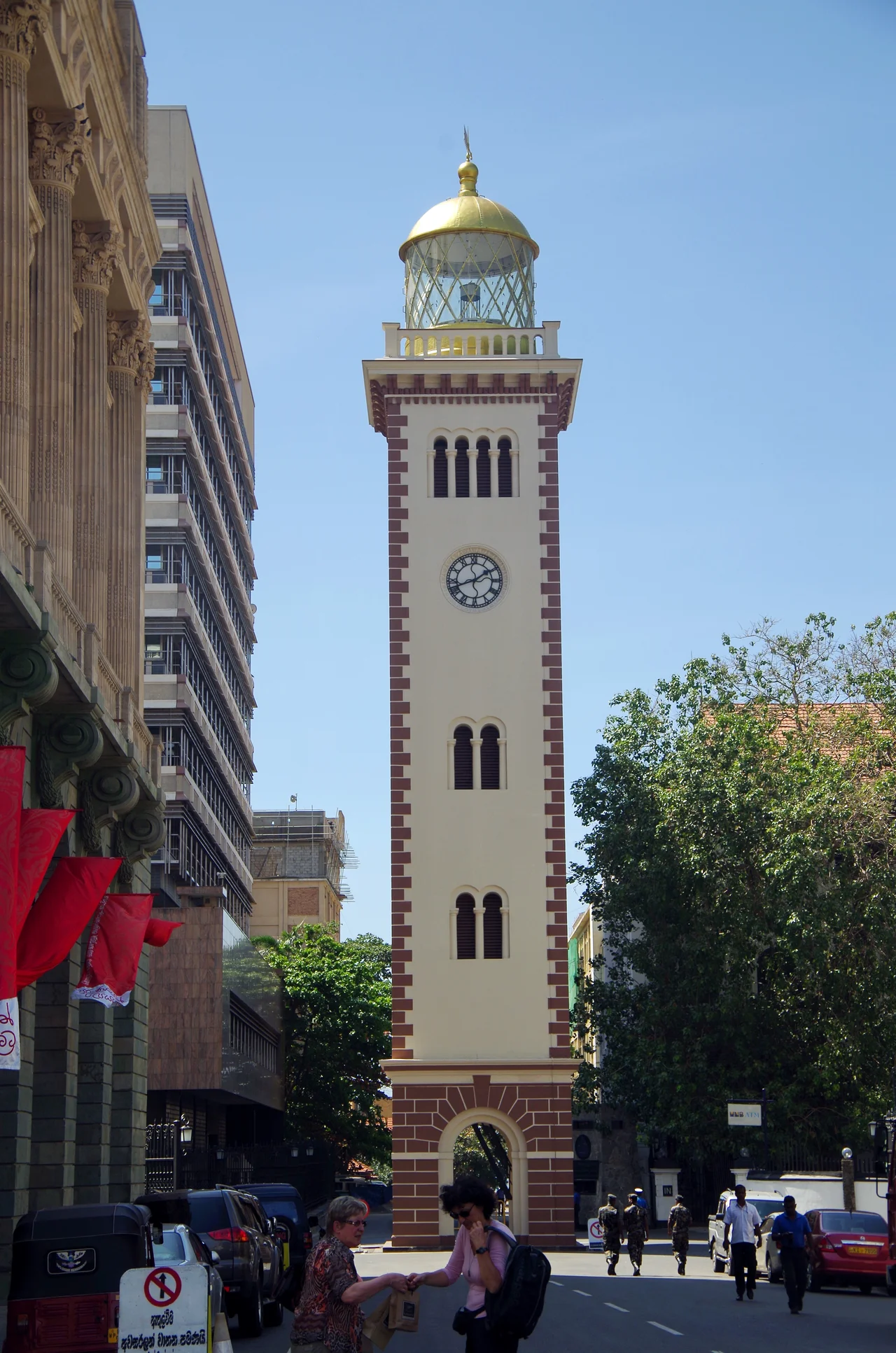 Uhr
Uhrturm Colombo