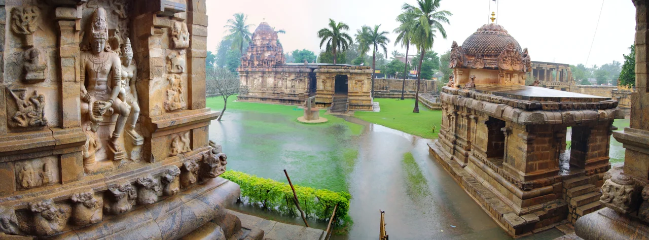 Gangaikondacholapuram temple. 1025-1035. Tamil Nadu (Bibl. : Vidya Dehejia : Indian Art, 1997, pages : 224-225