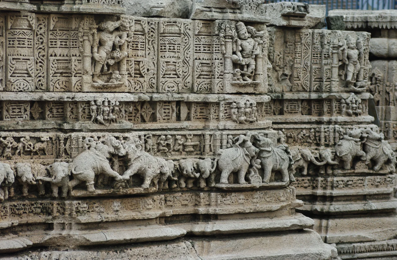 Landscape picture of Dwarkadhish Temple near Gomti River.