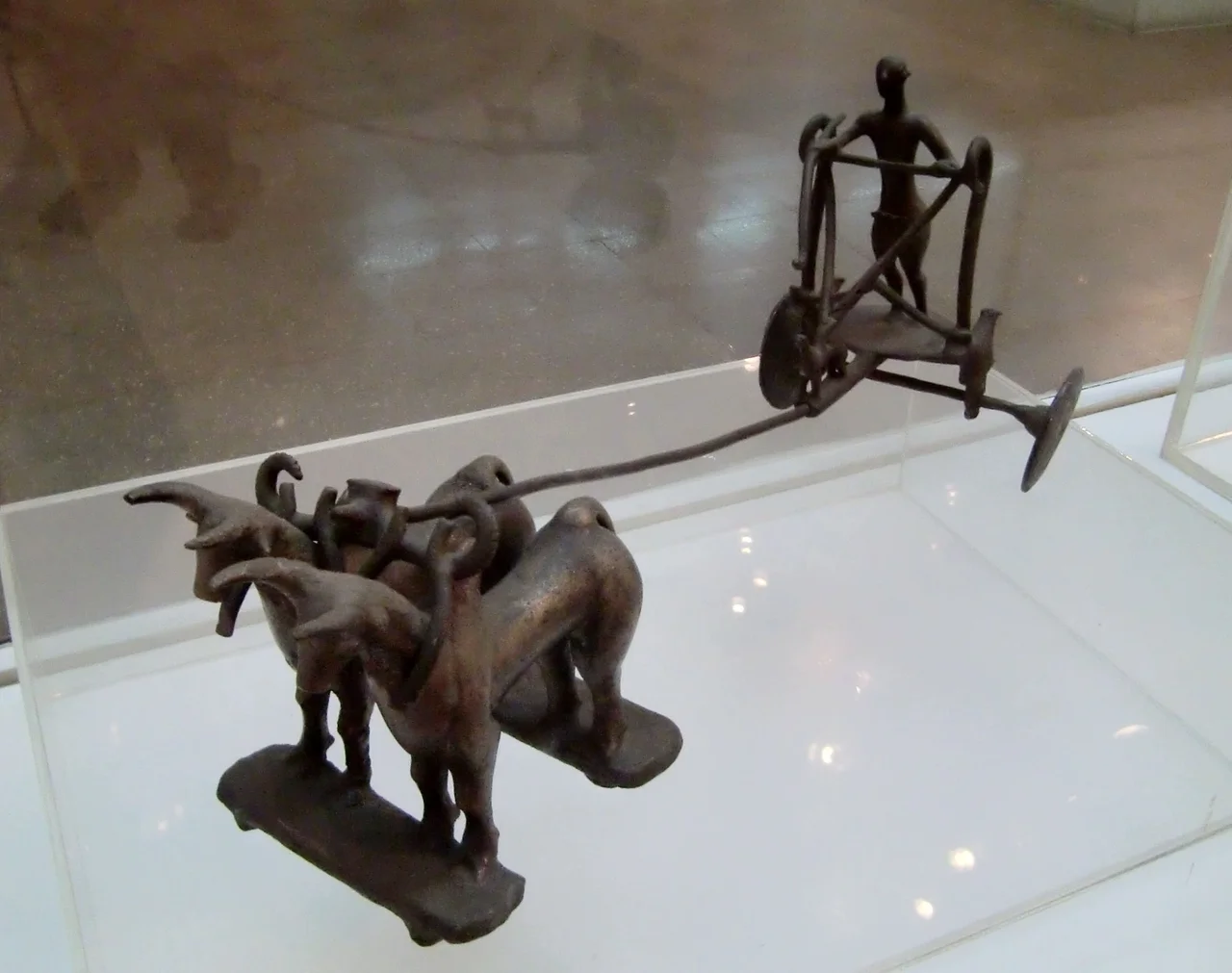 Coach driver 2000B.C. Harappa　Indus