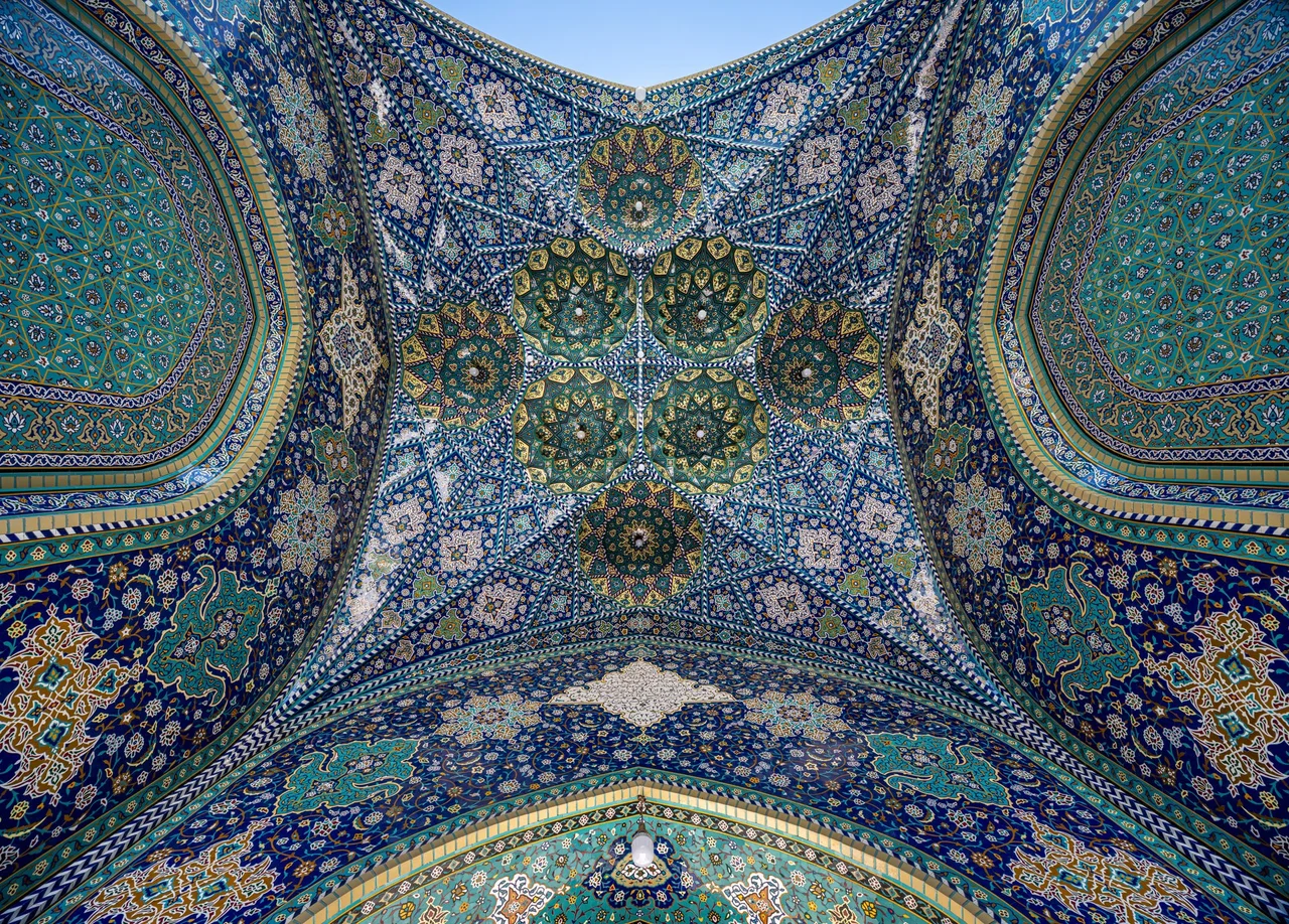 Bottom view of the iwan at one of the entrances at Fatima Masumeh Shrine, Qom, Iran. this picture merged from 25 pictures. 5 frames and each frame contain 5 pictures with 5 levels of exposure. HDR + Panorama