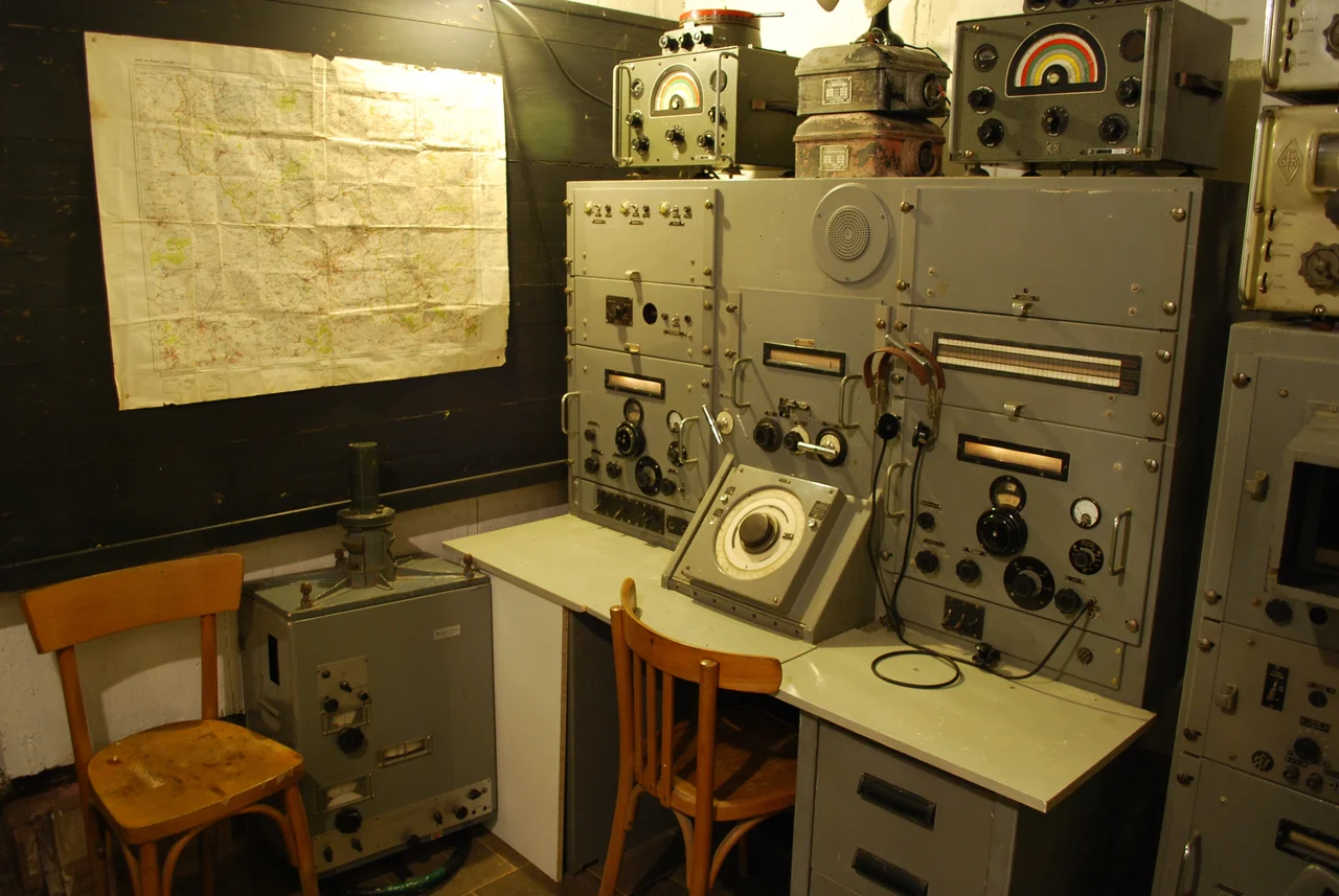 Le Musée du 5 juin 1944, ou Musée message Verlaine, situé dans un ancien bunker à Tourcoing, France