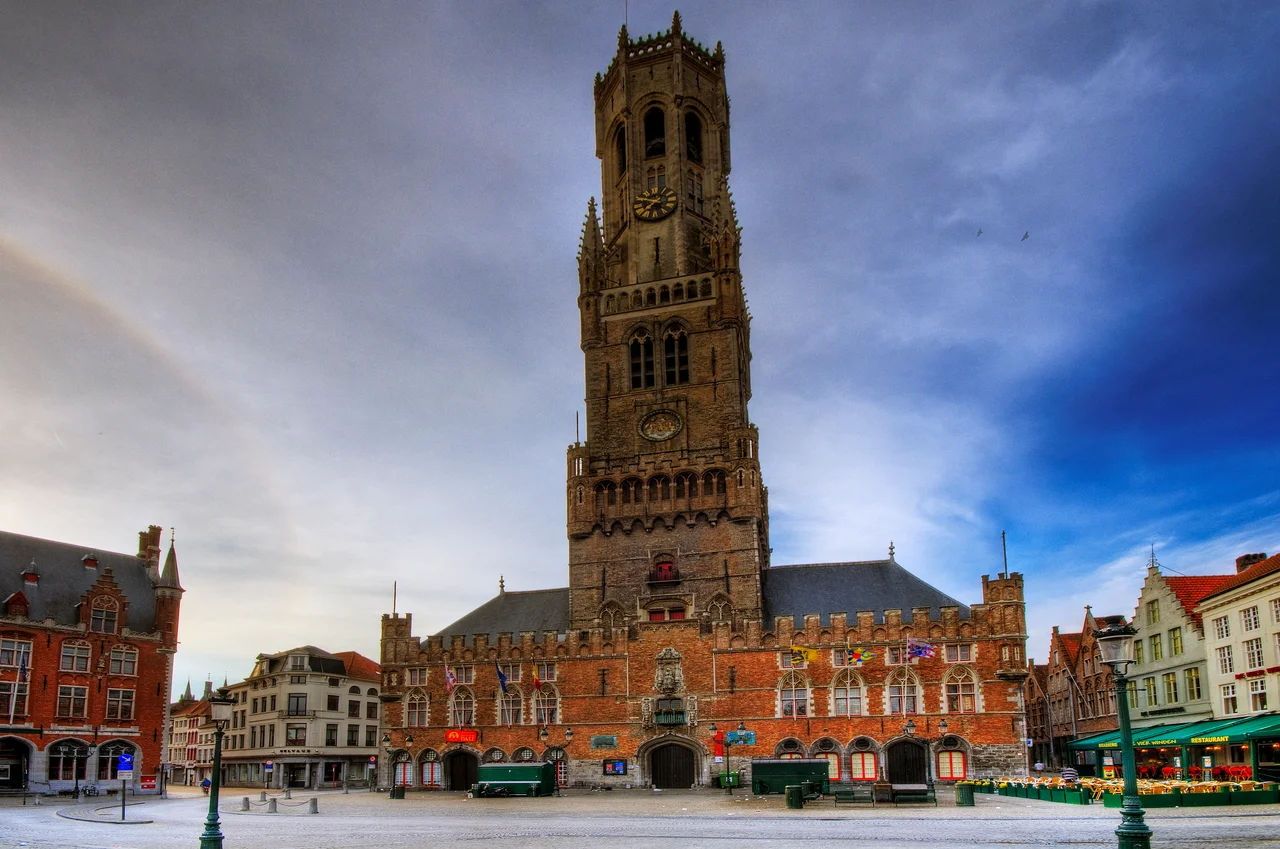 Please take a large view!
Bruges (Dutch: Brugge) is the capital and largest city of the province of West Flanders in the Flemish Region of Belgium. It is located in the northwest of the country.
The historic city centre is a prominent World Heritage Site of UNESCO. It is egg-shaped and about 430 hectares in size. The area of the whole city amounts to more than 13,840 hectares, including 193.7 hectares off the coast, at Zeebrugge ("Seabruges" in literal translation). The city's total population is more than 117,000, of which around 20,000 live in the historic centre.
Bruges has, because of its port, a significant economic importance and is also home to the College of Europe.
From Wikipedia, the free encyclopedia