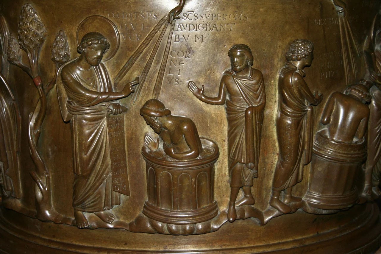 Liège (Belgium), Saint Bartholomew's Church - Baptismal font of Renier de Huy (begin of the XIIth century). - The baptism of the Corneille centurion.