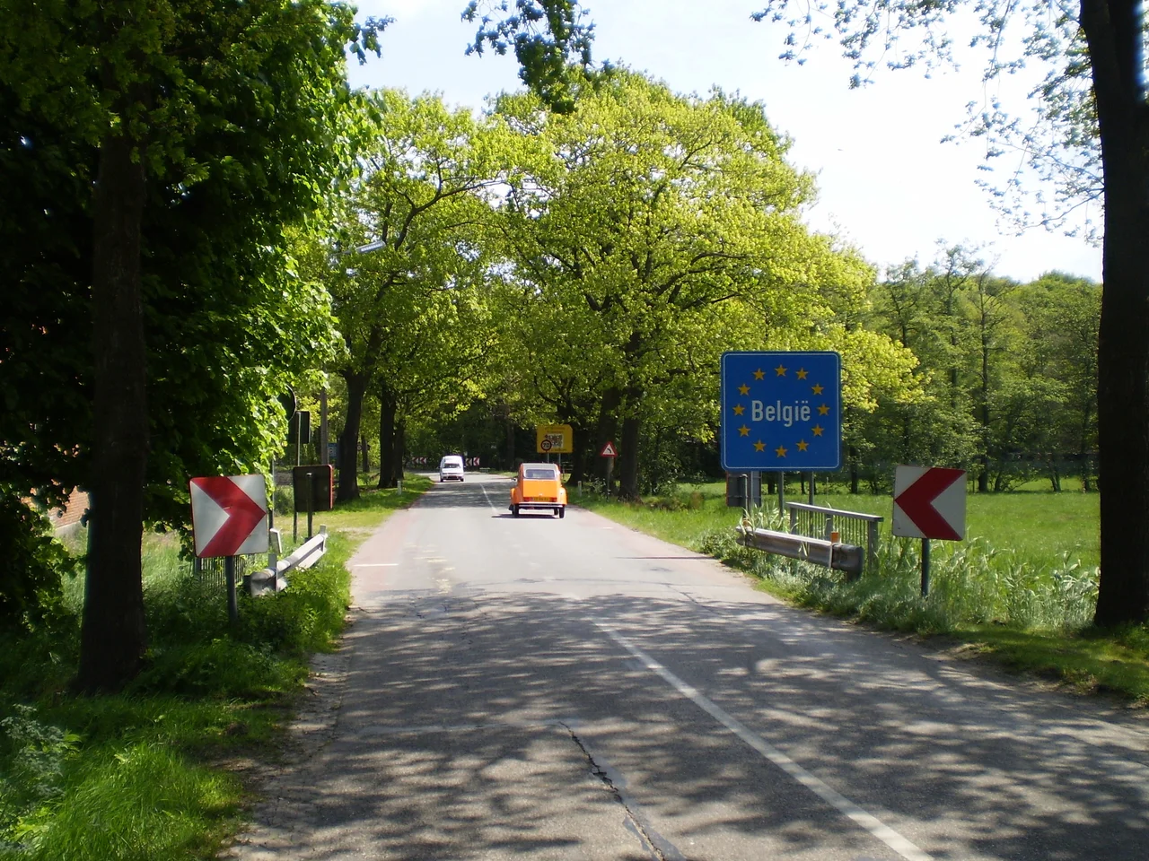 Grensovergang Groot Bedaf (gemeente Baarle-Nassau, NL) - Steenweg Baarle (Ravels, B)