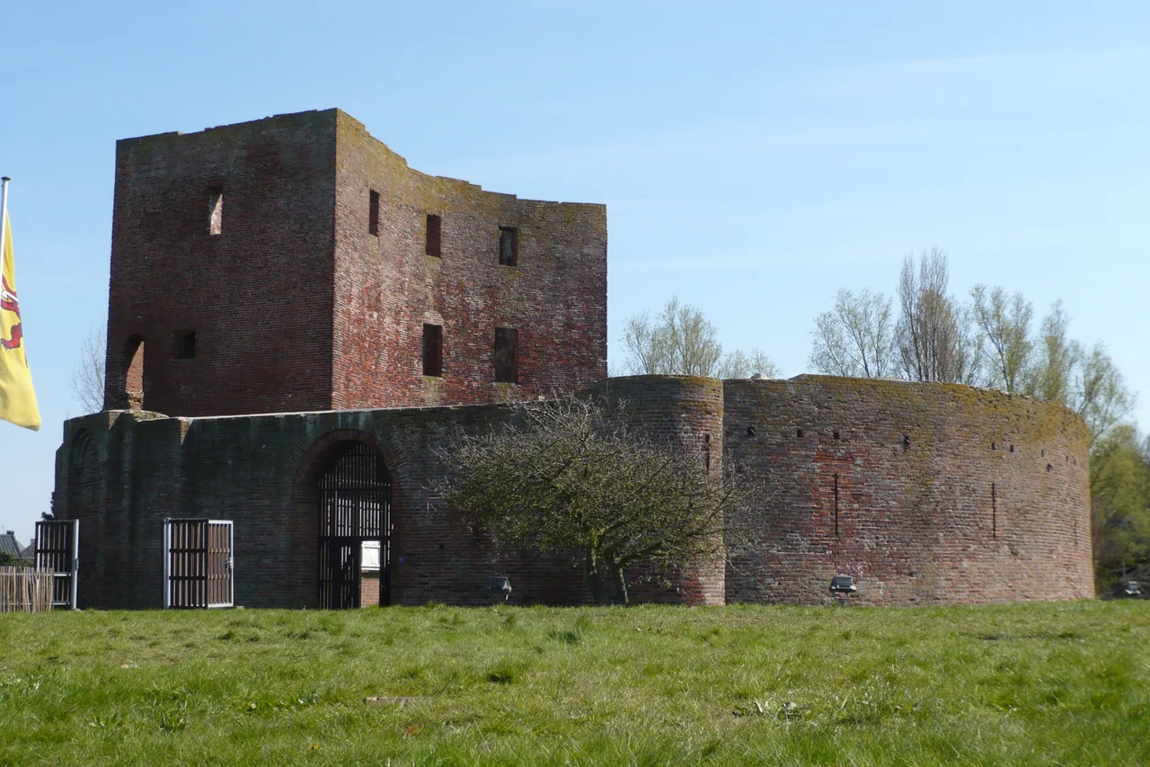 Slot Teylingen seen from the Northwest