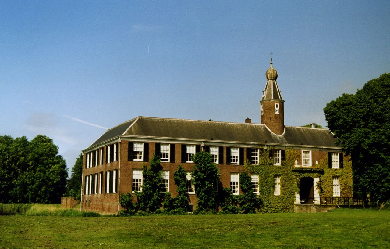 't Huis te Heemskerk of kasteel Marquette te Heemskerk.