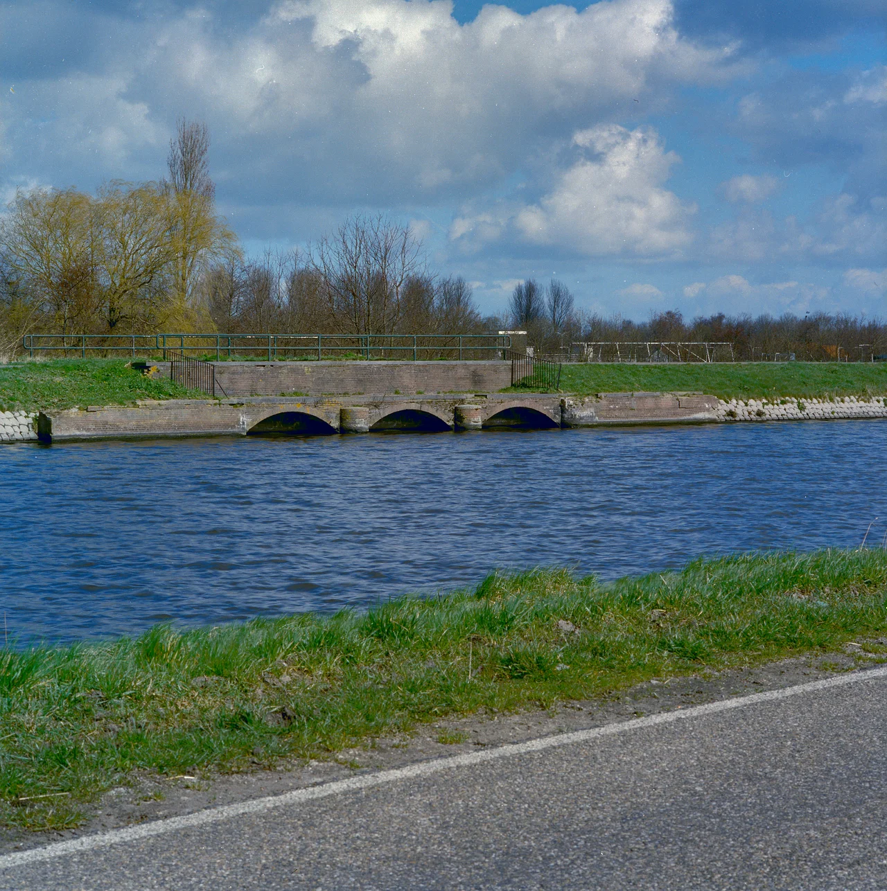 Beemster/ Sluis: Inlaatsluis nabij Zuiddijk 14 (opmerking: Werelderfgoed Beemster)