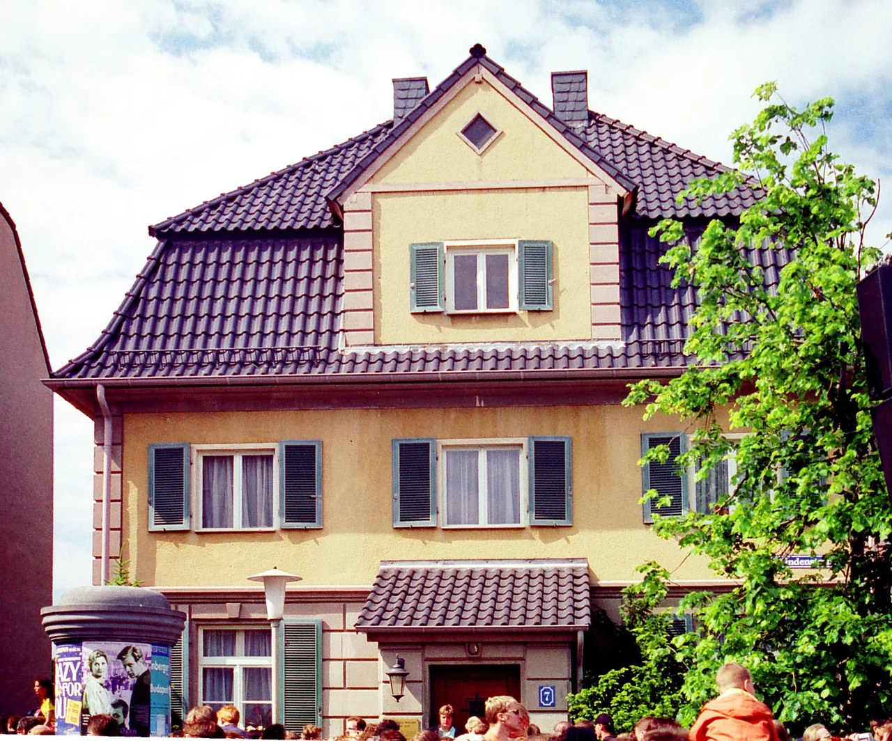 Lindenstraße House No. 7 ("Villa Dressler")