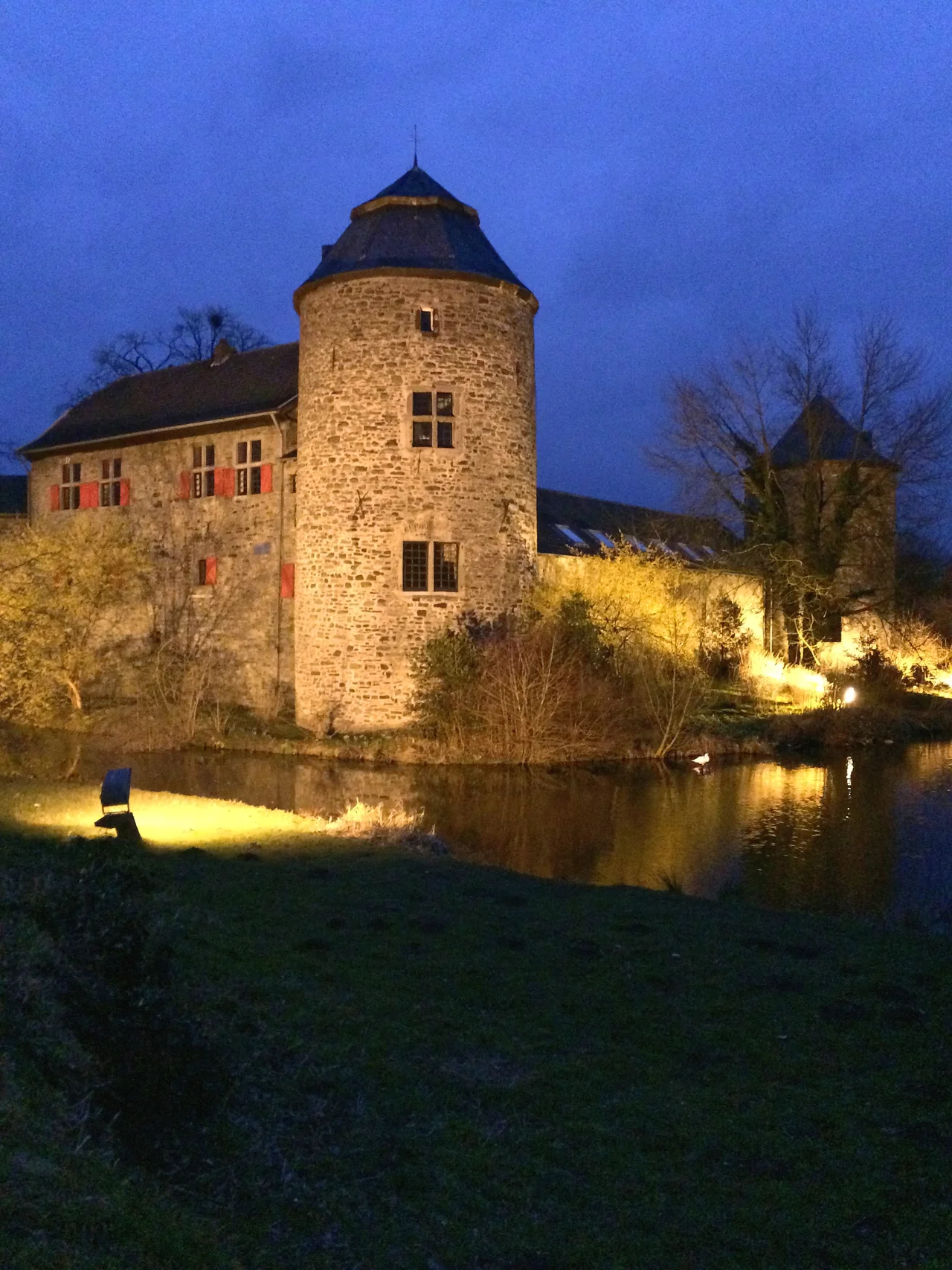 Ratingen Wasserburg Haus zum Haus