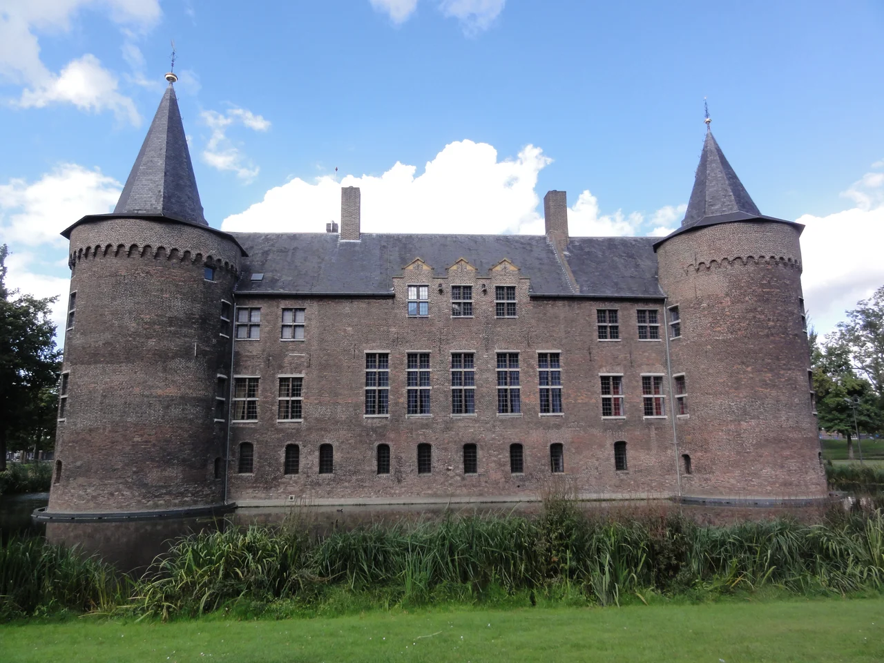 Kasteel Helmond rechtsom rond 06, zuidzijde (achterkant)