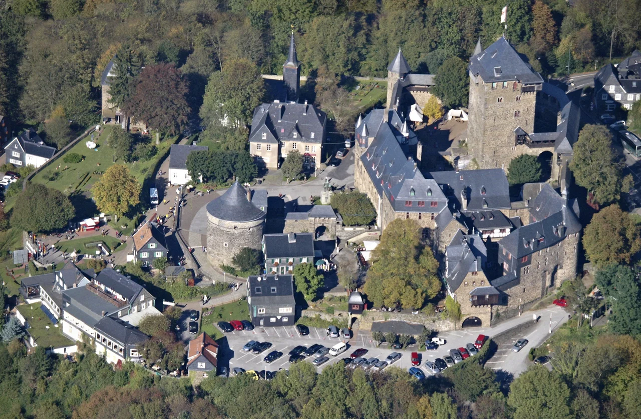 Aerial view of Burg Castle