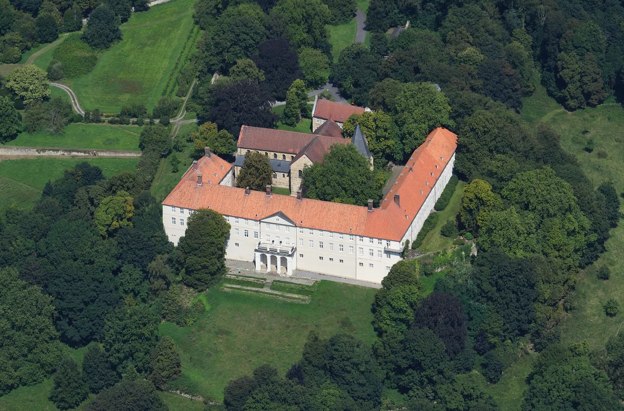 Aerial image of Cappenberg Castle (view from the south)
