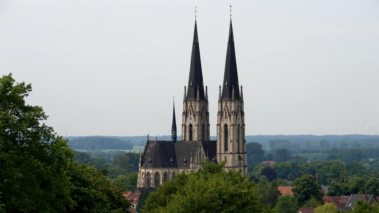 Die Propsteikirche St. Ludgerus, auch Ludgerus-Dom genannt, ist eine katholische Wallfahrtskirche in der Stadt Billerbeck im Bistum Münster und eine der beiden Kirchen der Pfarr- und Propsteigemeinde St. Johannes und St. Ludgerus.