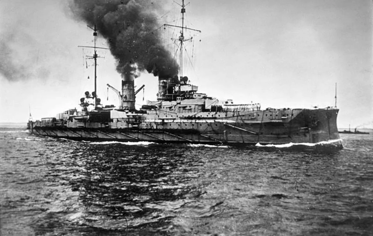 For documentary purposes the German Federal Archive often retained the original image captions, which may be erroneous, biased, obsolete or politically extreme. Kreuzer "SMS Blücher" 
Kreuzer "S.M.S. Blücher", Ansicht der Steuerbord-Seite
