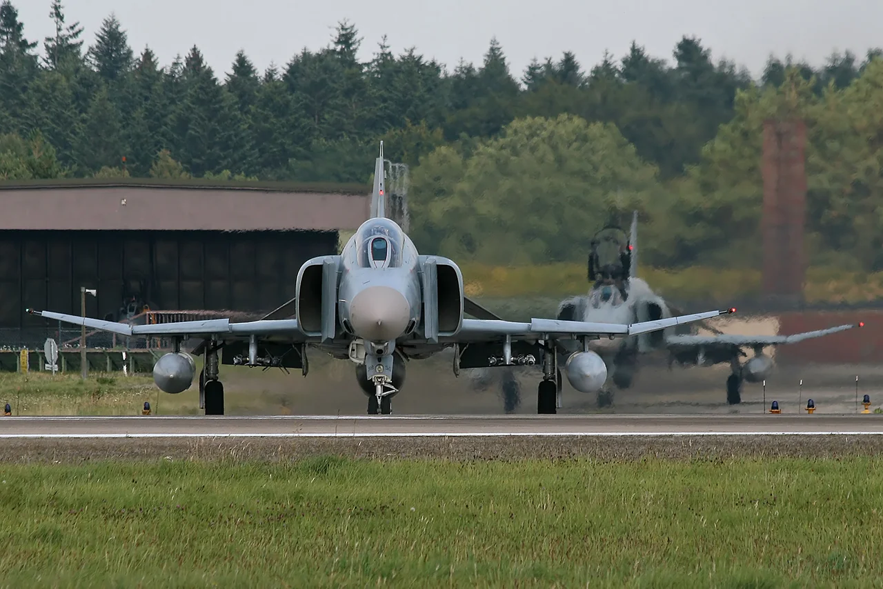 Alarmrotte des JG71 auf dem Weg zur Startbahn