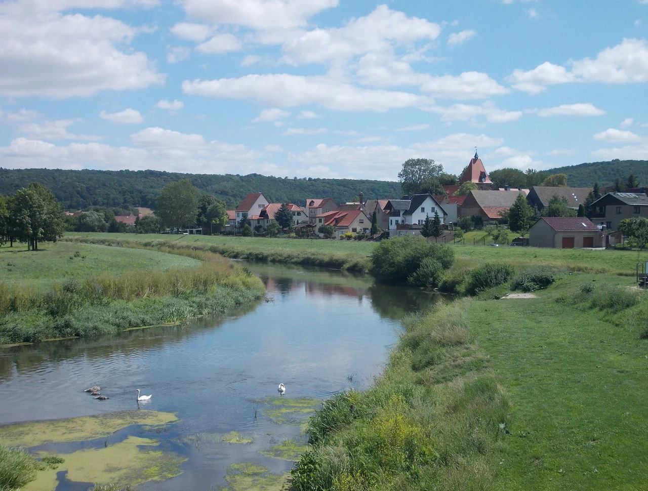 Unstrut river in Memleben (Kaiserpfalz, district: Burgenlandkreis, Saxony-Anhalt)