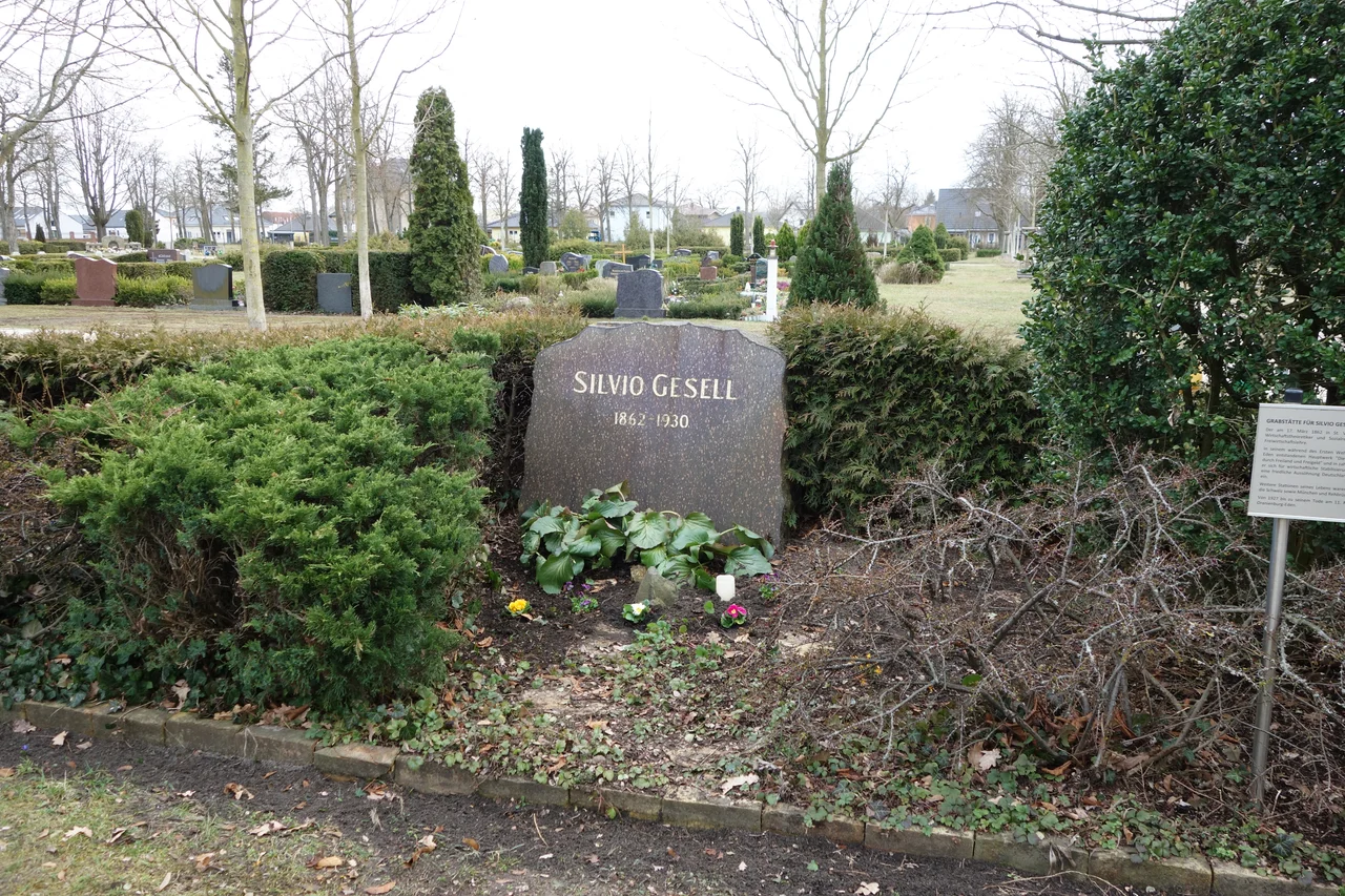 Silvio Gesells Grab auf dem Stadtfriedhof Oranienburg am 17.3.2023