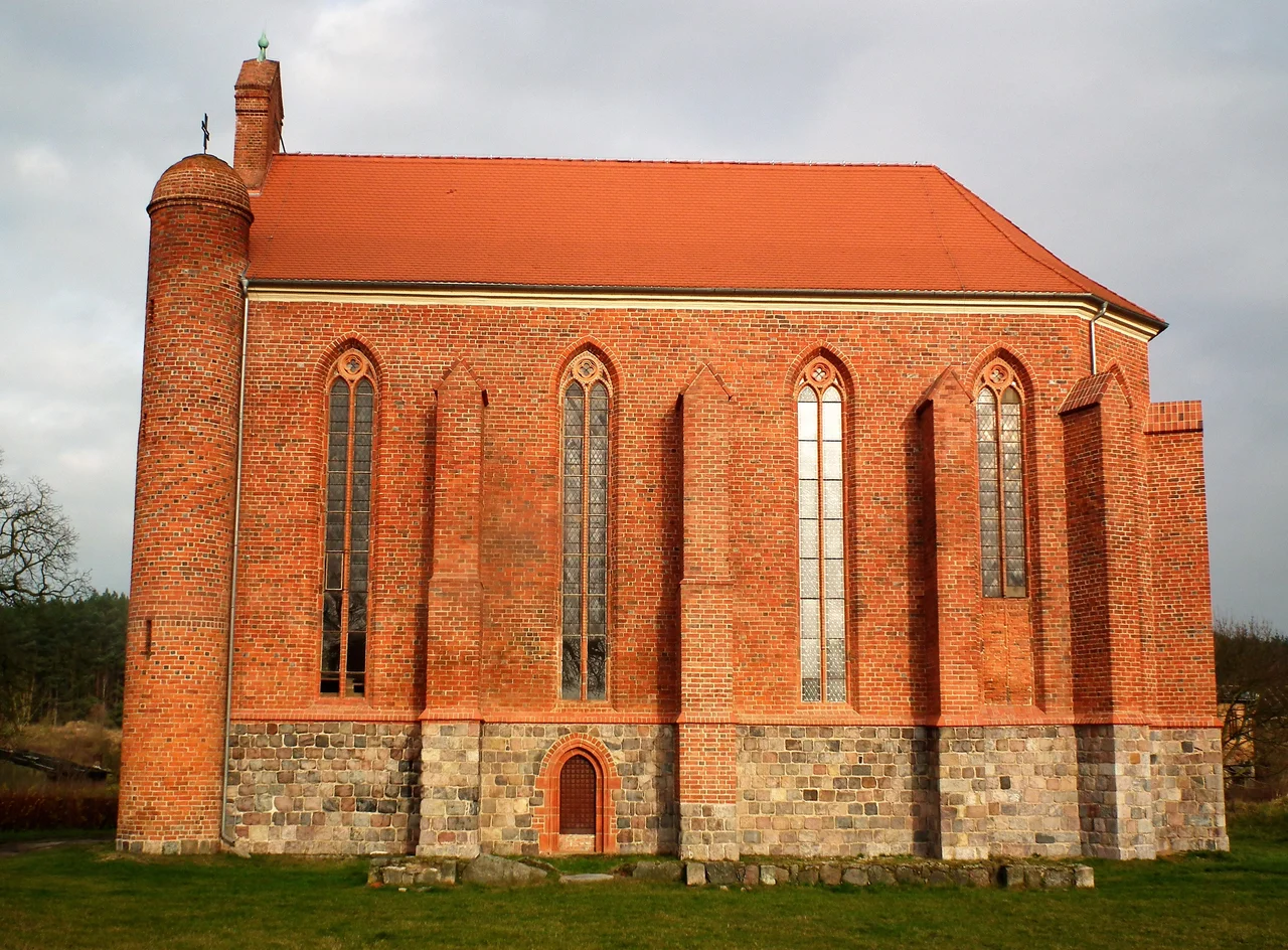 Kaplica Templariuszy w Chwarszczanach.