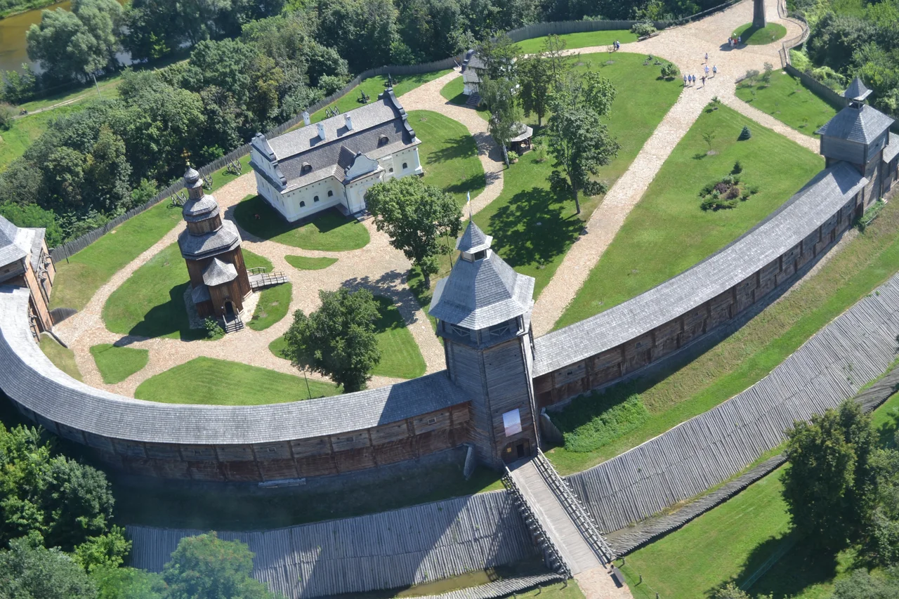 The territory of the architectural-memorial complex Citadel of the Baturyn fortress