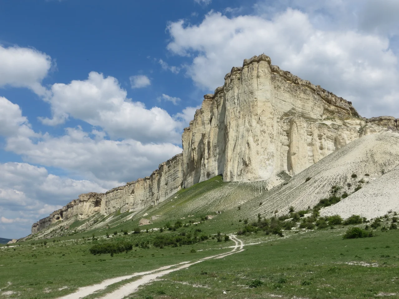 Ак-Кая: в 1 км северо-восточнее села,с. Белая Скала,Белогорский район,