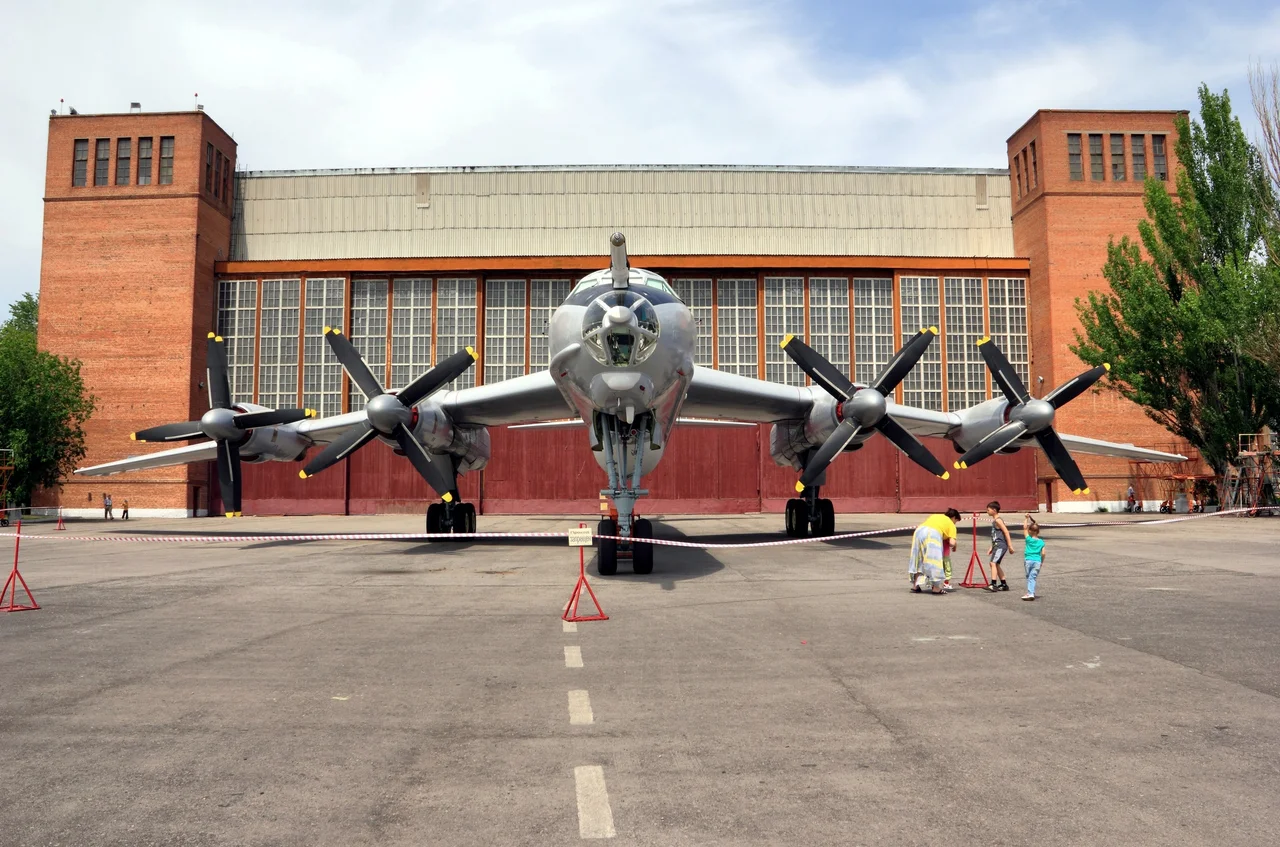 Taganrog. Beriev Aircraft Company. Tu-142MZ