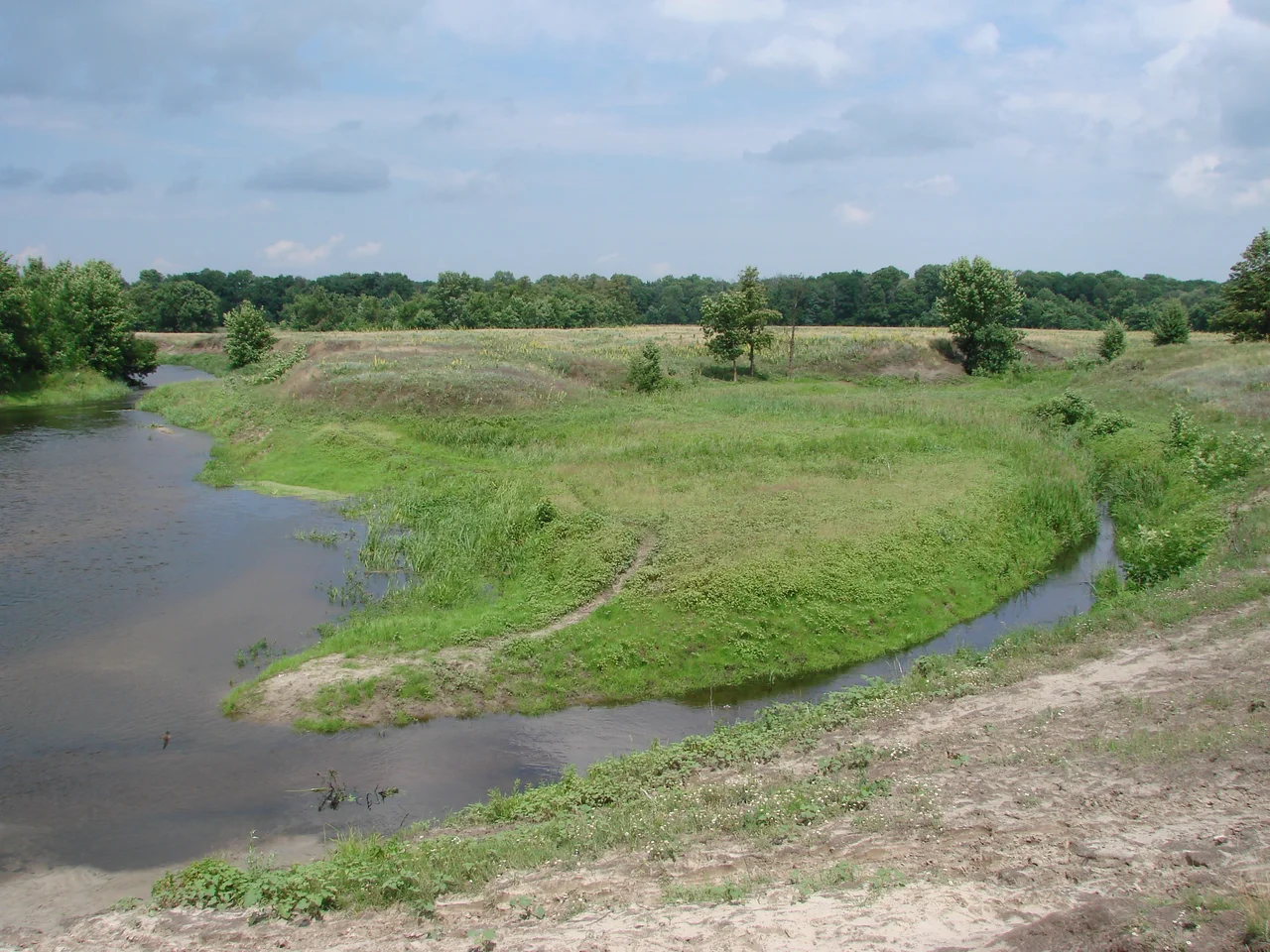 Ukraine. Sumy region. Khukhra village. Vorskla river.