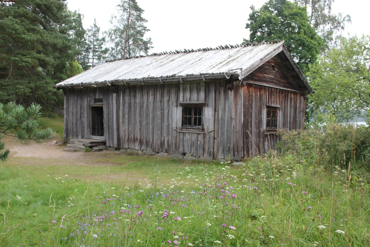 Paikkarin torppa is the house where Elias Lönnroth was born.