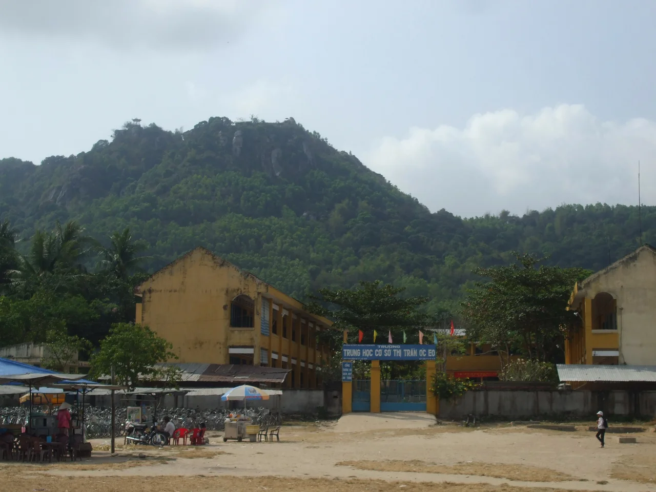 Núi Ba Thê, thị trấn Óc Eo, huyện Thoại Sơn, An Giang.