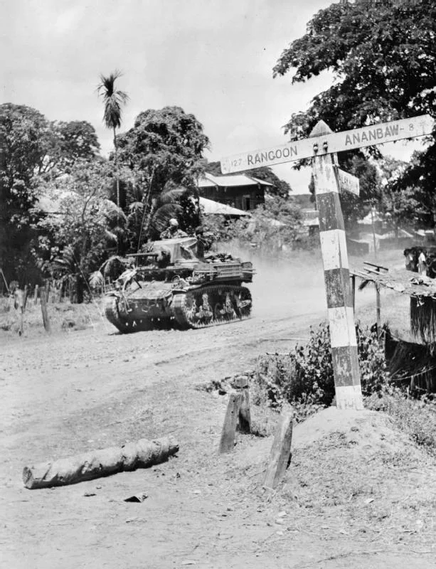 Un char Stuart de la cavalerie Indienne lors de leurs avancée vers Rangoon.