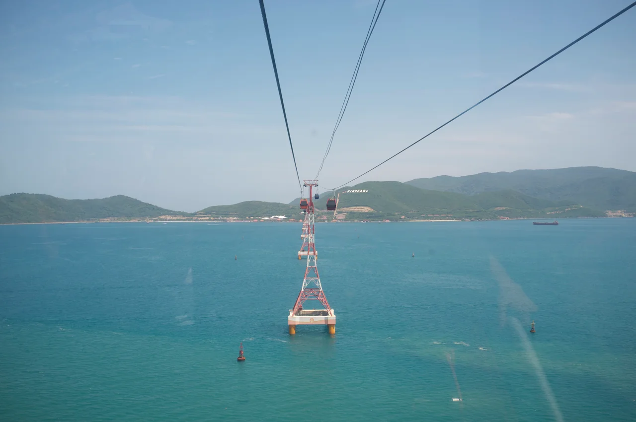 Gondola lift to Vinpearland, Nha TrangVietnam 2007 680