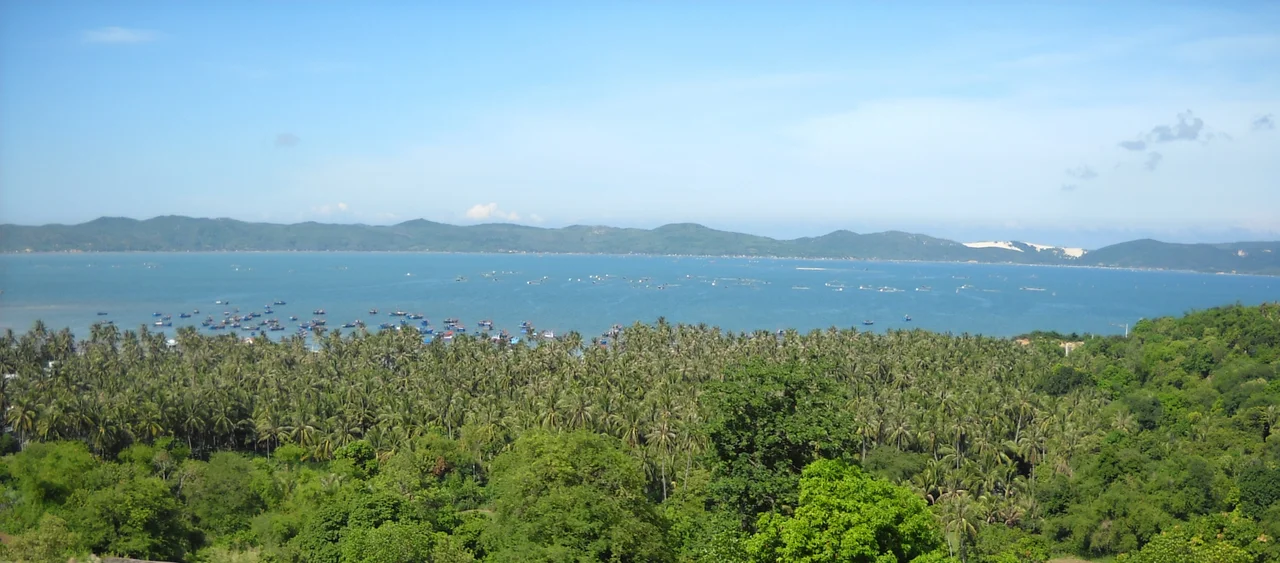 Xuân Đài Bay, Phú Yên Province, South Central Vietnam