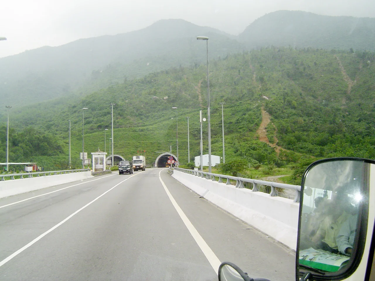 Haivan Tunnel, Viet Nam.