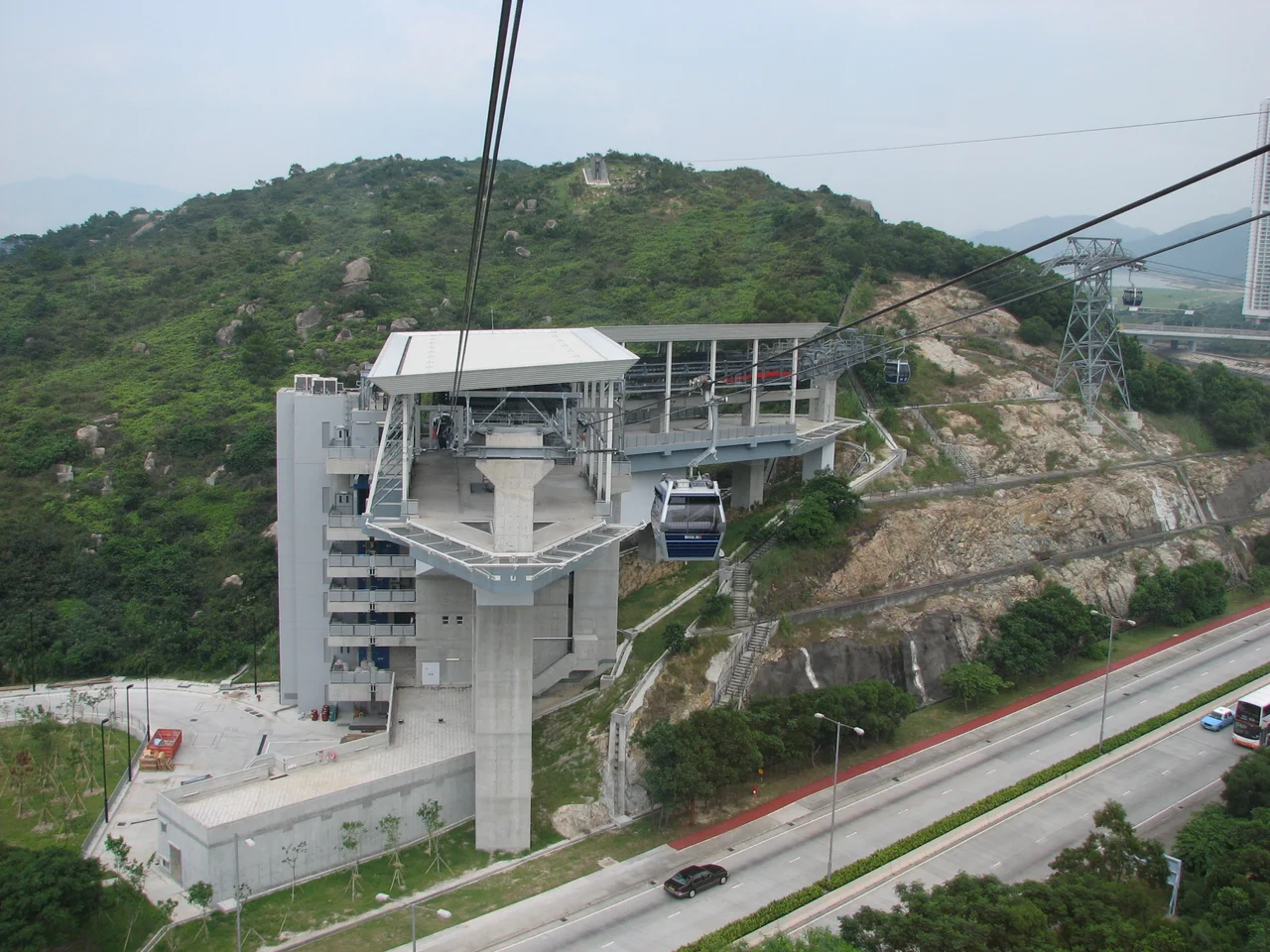 The Airport Island angle station of w:Ngong Ping Skyrail