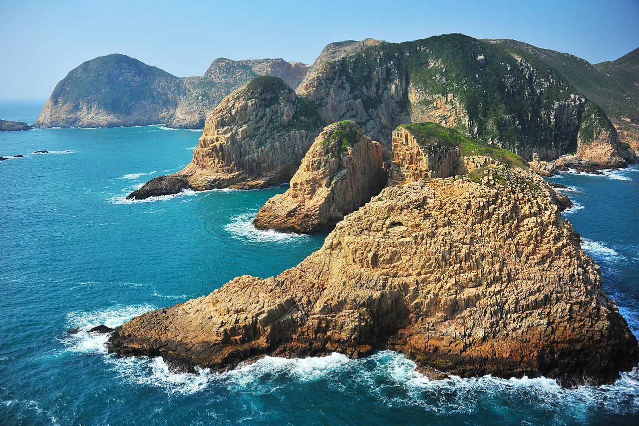 Basalt Island is within the Hong Kong UNESCO Global Geopark.