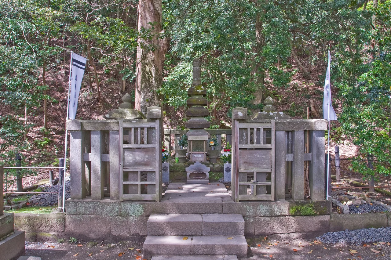 Minamoto no Yoritomo(源頼朝)'s grave in Kamakura