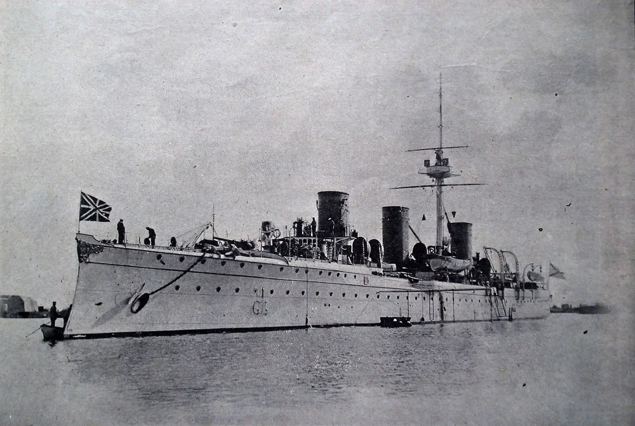 Novik scuttled at Koraskhov Bay.jpg